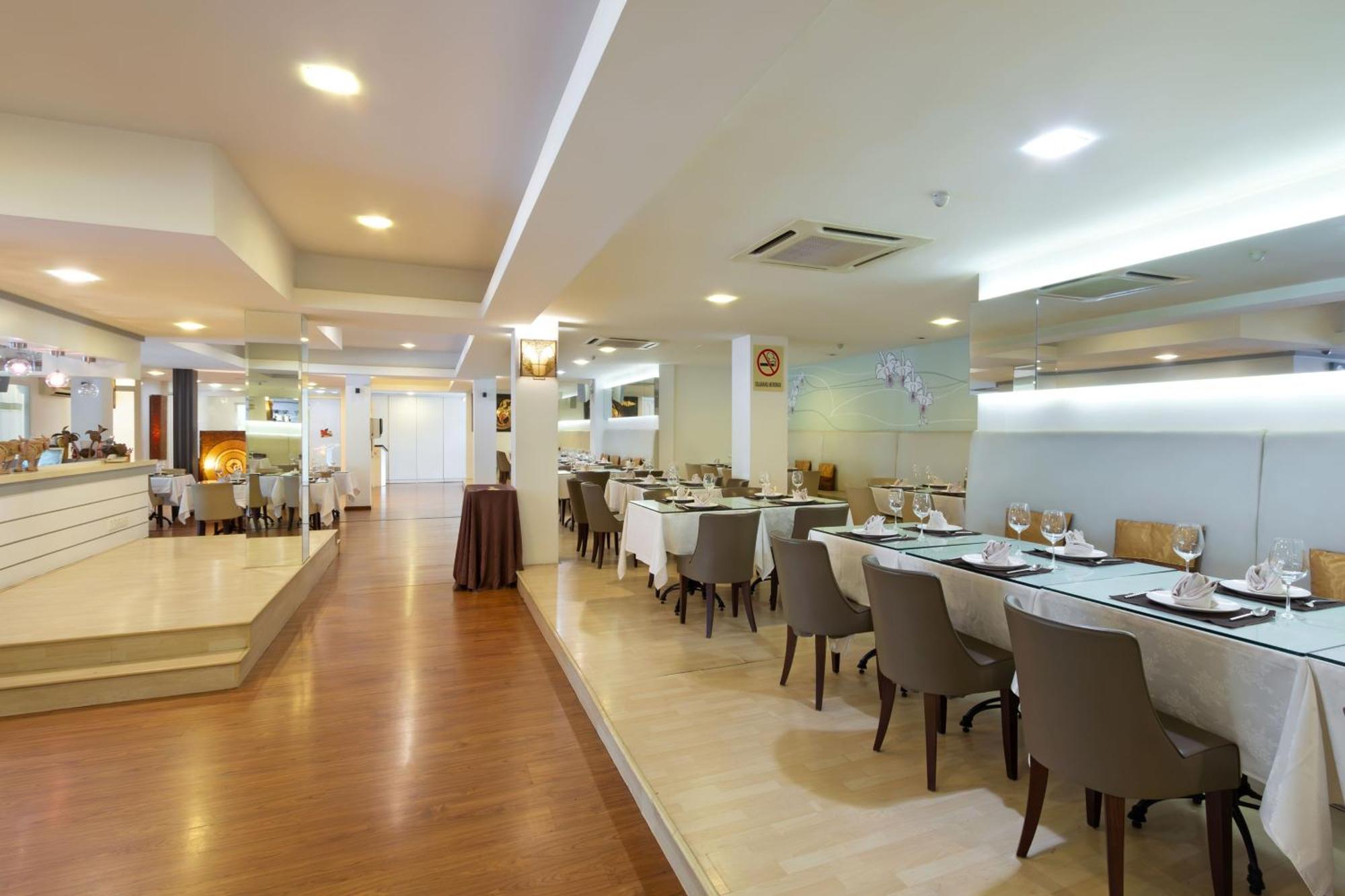 Kings Hotel Melaka Zewnętrze zdjęcie